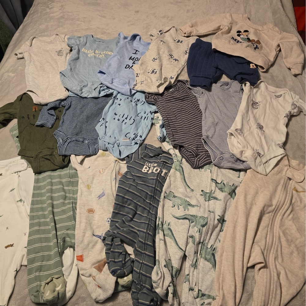 18 Piece Baby Boy Lot Mixed Sleepers Snap Tees Size NB Nike Carters Disney